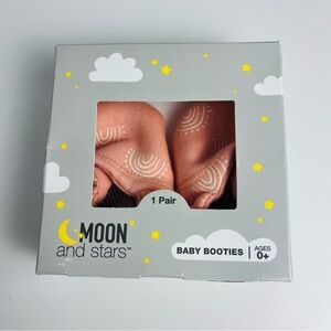 Moon and Stars Baby Booties 0+, Pink print NEW